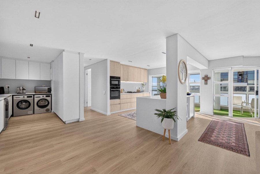 2 Bedroom Property for Sale in Sea Point Western Cape